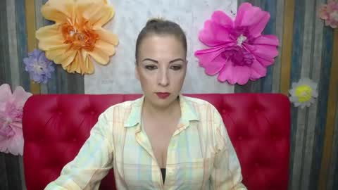 ElizabethSho online show from July 8, 5:49 pm