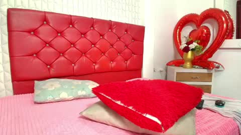 Elizabetth Roman  online show from April 22, 10:39 pm