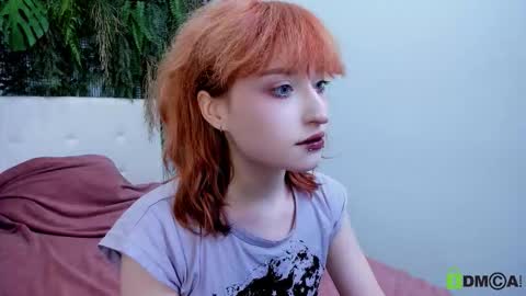 Eliza online show from November 26, 9:33 pm