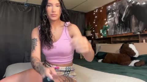 Ella online show from May 28, 1:09 pm