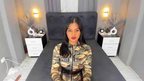 Ella online show from December 3, 4:20 am