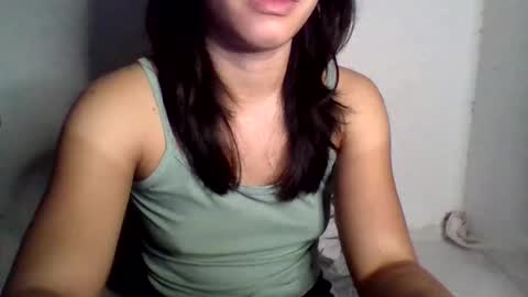 ella_babe25 online show from April 28, 10:03 pm