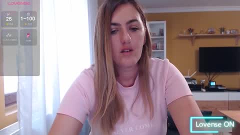 Snapshot of ella_max_live chatting on October 8, 7:47 am Ella  Max online show from October 8, 7:47 am