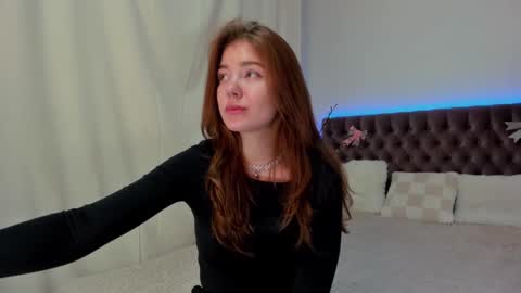 Ella Mayers online show from February 19, 10:53 pm