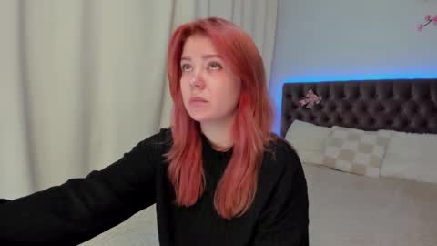 Ella Mayers online show from October 5, 12:46 pm