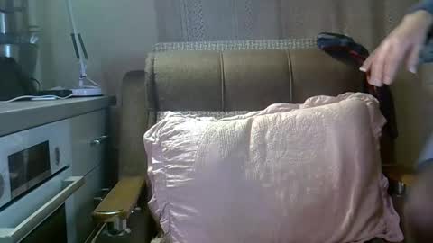 ellajohnsonx online show from January 18, 1:42 pm