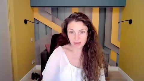 EllaLongs online show from February 15, 6:55 pm