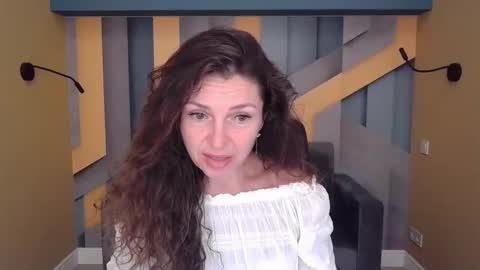 EllaLongs online show from September 12, 11:34 am