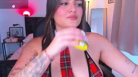 Snapshot of ellarosee_ chatting on September 12, 5:26 pm ellarosee_ online show from September 12, 5:26 pm