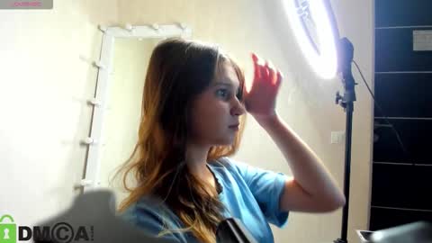 elle_ellise online show from October 1, 6:45 am