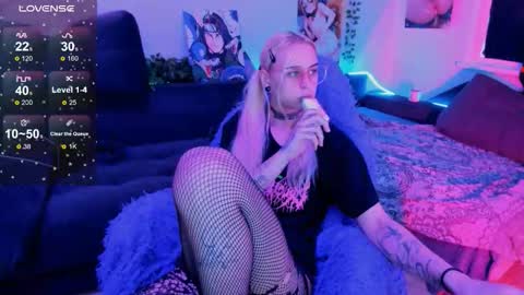 Ellie online show from November 2, 1:44 pm