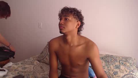 Snapshot of ellie_andy19 chatting on December 6, 6:00 pm kev  dani online show from December 6, 6:00 pm