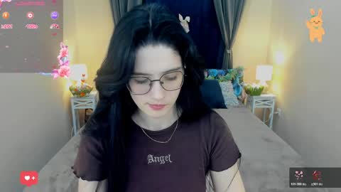 ellie_magic online show from April 1, 1:34 pm