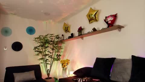 elliee1 online show from September 27, 2:37 pm