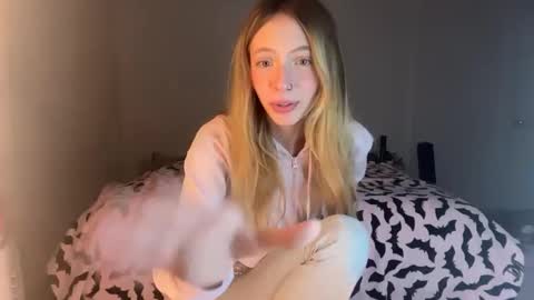 ellie online show from October 20, 6:07 am