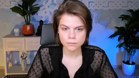 elliemurler online show from November 28, 9:49 am