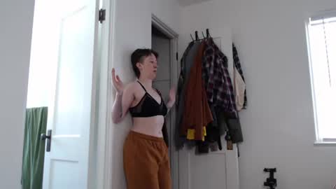 Ellie Rowyn online show from April 27, 7:33 pm