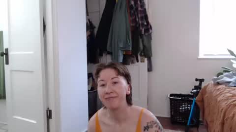 Ellie Rowyn online show from May 27, 7:55 pm