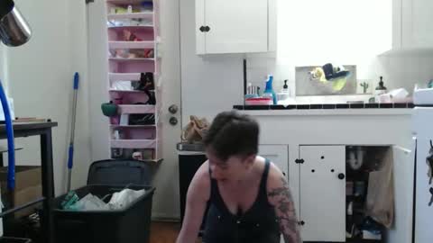 Ellie Rowyn online show from April 18, 7:07 pm