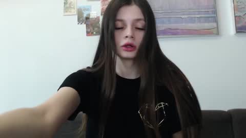 Effie1818 online show from March 4, 5:34 pm