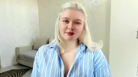 ellilovv online show from April 3, 5:14 am