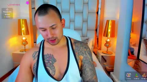 E L L I O T    V E L E Z online show from December 1, 8:29 pm