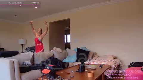 Snapshot of ells_palace chatting on March 8, 6:16 pm Ella Bella Bo Bella online show from March 8, 6:16 pm