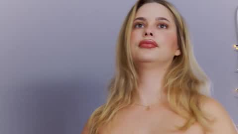 Elsa Jean online show from September 19, 2:59 am