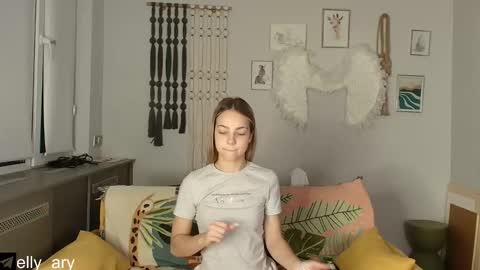 elly_ary online show from November 29, 9:22 pm