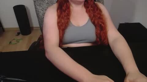 Elly online show from March 3, 7:10 pm