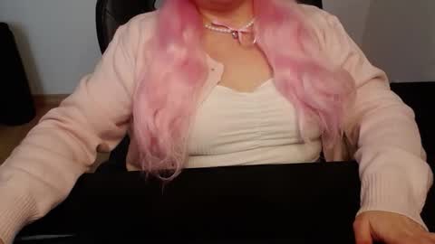 Elly online show from March 25, 8:32 am