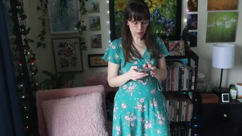 Elly Naomi online show from February 21, 4:21 pm