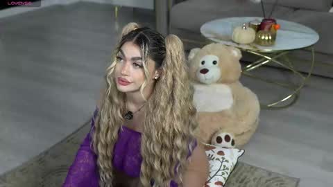 Elly online show from October 16, 4:06 pm