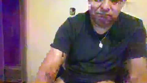 Snapshot of elmario24 chatting on October 6, 11:28 am elmario24 online show from October 6, 11:28 am