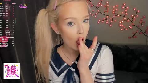 elsaawesome online show from February 28, 11:20 pm