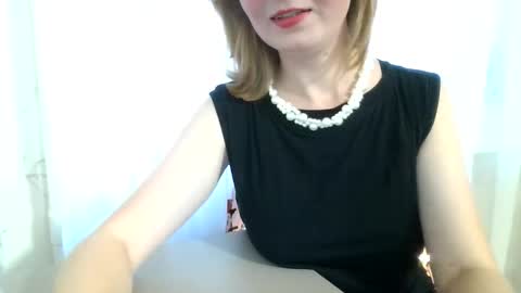 Snapshot of elsamartinez22 chatting on October 10, 11:05 am ElsaMartinez22 online show from October 10, 11:05 am