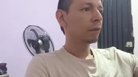 elvecin0 online show from February 27, 1:26 pm