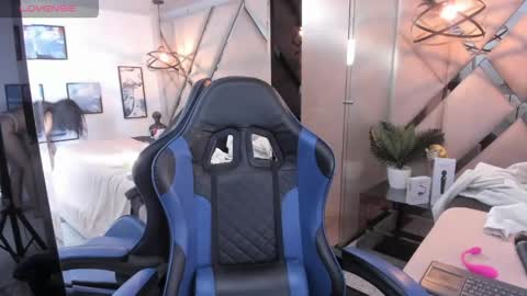 --- Ely--- online show from April 23, 9:38 pm