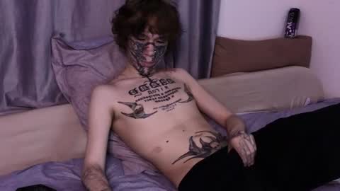 em0_h0rny online show from July 3, 12:26 am