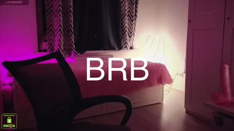 Em1l1a online show from November 3, 7:04 pm