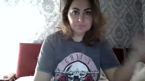 Em online show from February 24, 10:24 pm