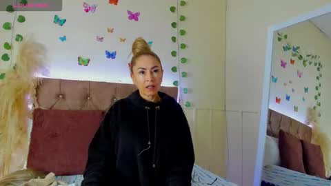 Snapshot of ema_garciaa chatting on October 18, 12:31 pm ema garcia online show from October 18, 12:31 pm