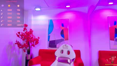 Snapshot of ema_louisx chatting on October 3, 12:35 pm Ema louisx online show from October 3, 12:35 pm