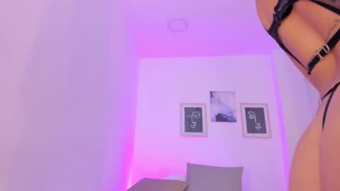 emelie_89 online show from March 11, 11:55 am