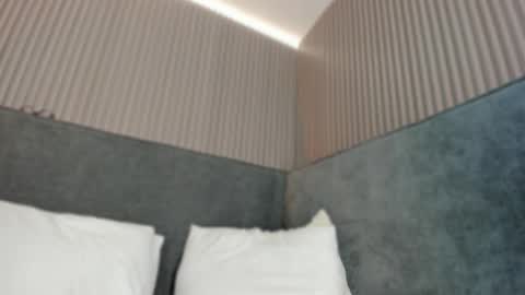 emelie_89 online show from December 21, 12:22 pm