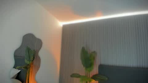 emelie_89 online show from April 22, 12:01 pm