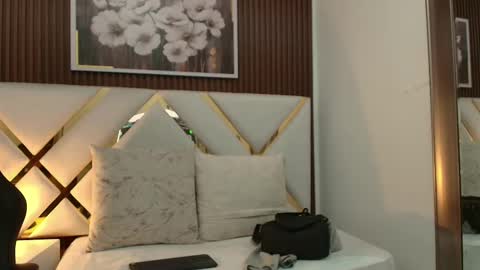 Emily  online show from February 3, 4:32 am