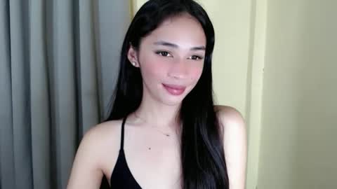 Snapshot of emelyn_fuckdoll chatting on October 16, 4:39 pm Scarlett online show from October 16, 4:39 pm
