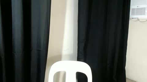 Snapshot of emelyn_fuckdoll chatting on February 26, 7:45 am Scarlett online show from February 26, 7:45 am