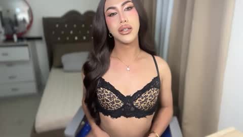 EMELY online show from March 4, 12:57 pm